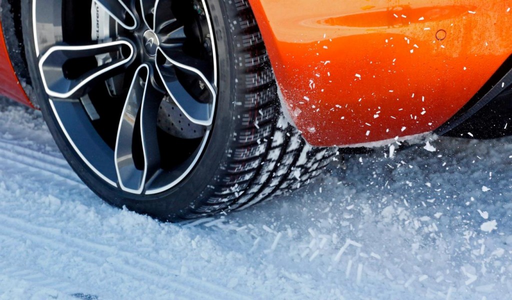 Pneu hiver - McLaren Ice Driving - Euromaster