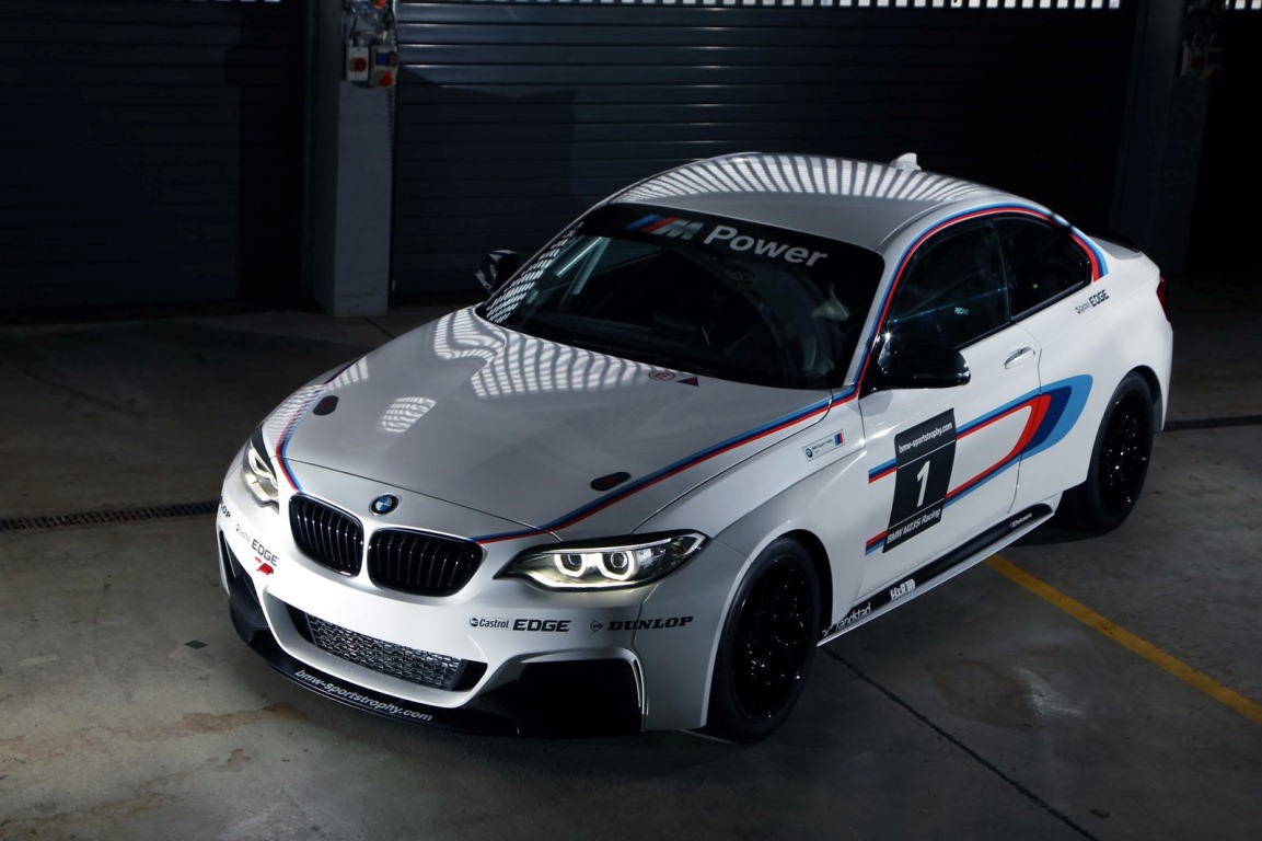 BMW M235i Racing