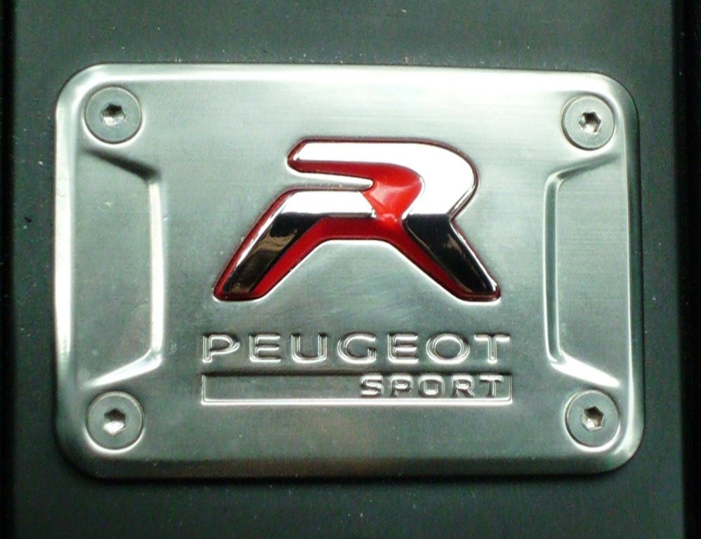 Peugeot RCZ-R