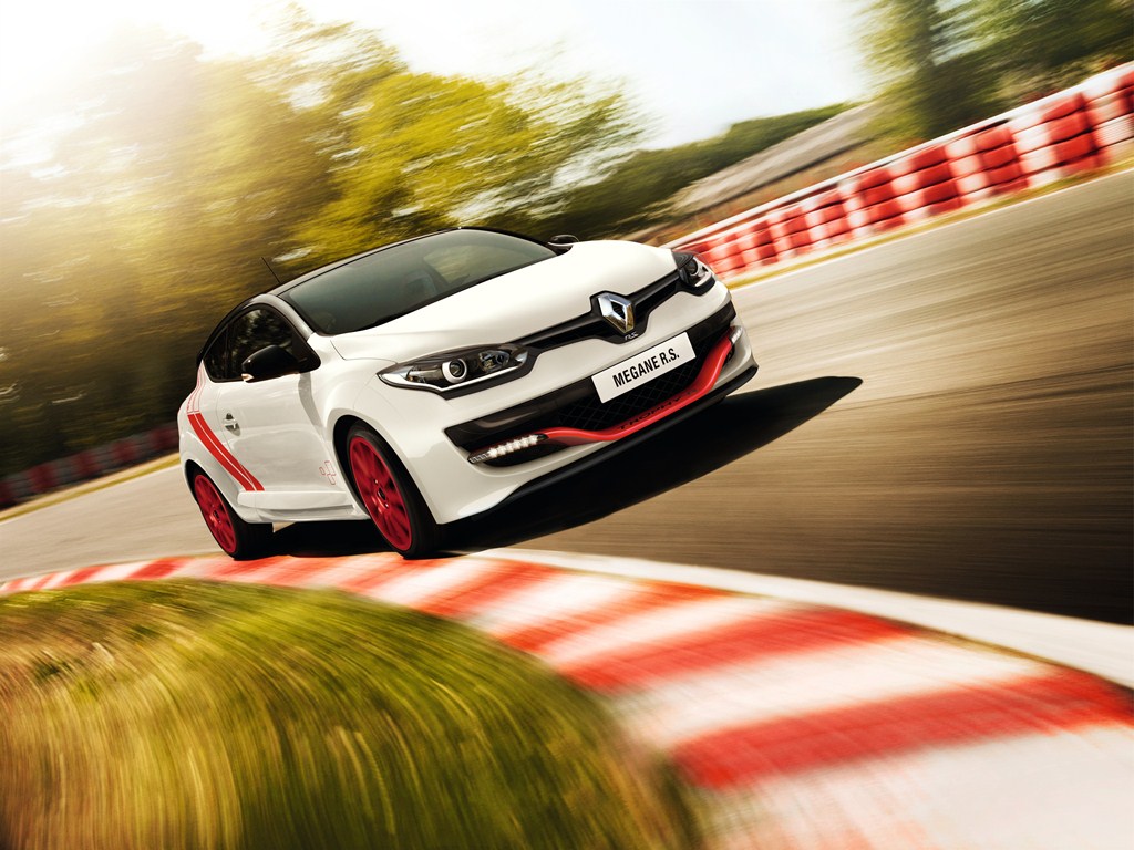 Renault Megane RS 275 Trophy-R : 7’54’’36 au tour sur le Nürburgring