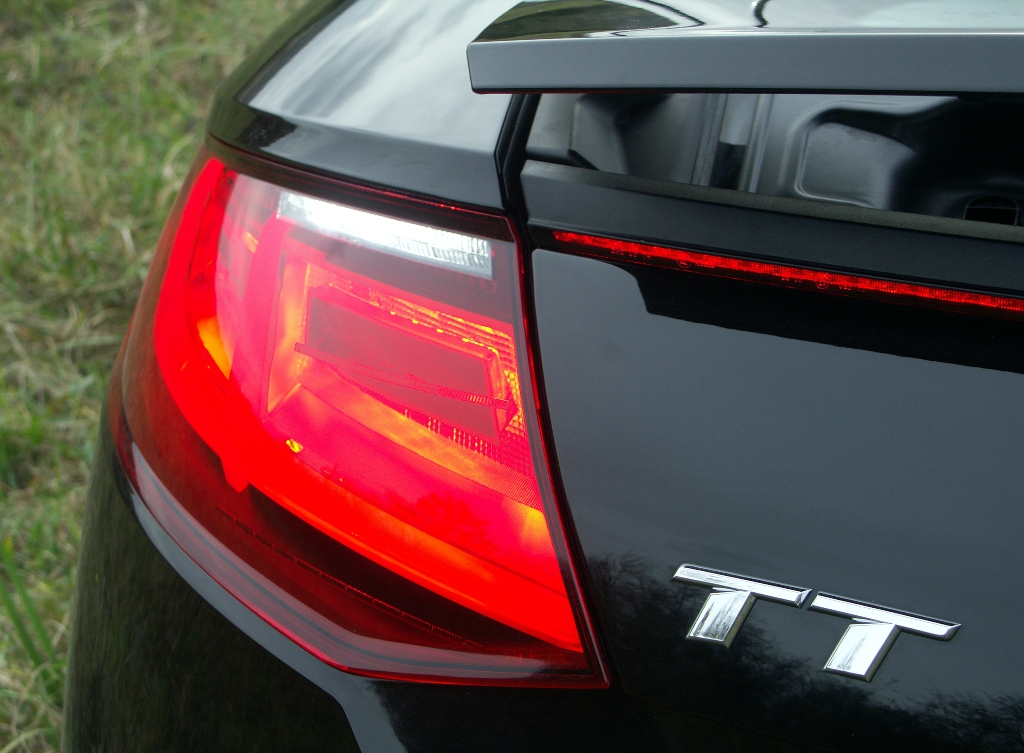 Audi TT 2.0L TFSI 230 ch