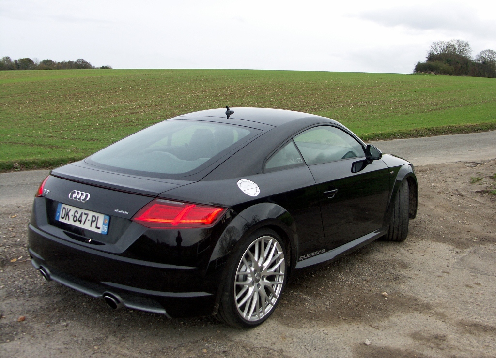 Audi tt 2.0 tfsi 230 cv s-line tres rare - Voitures