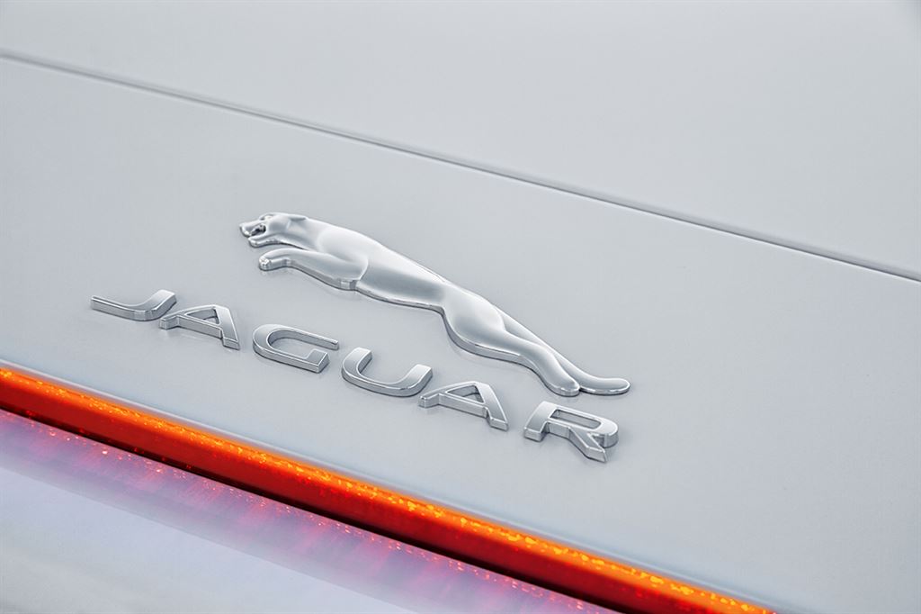 Jaguar F-Type Roadster V8R 550 ch