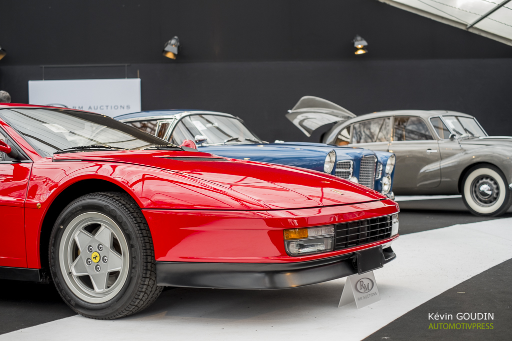 Vente RM Auctions aux Invalides pendant Rétromobile