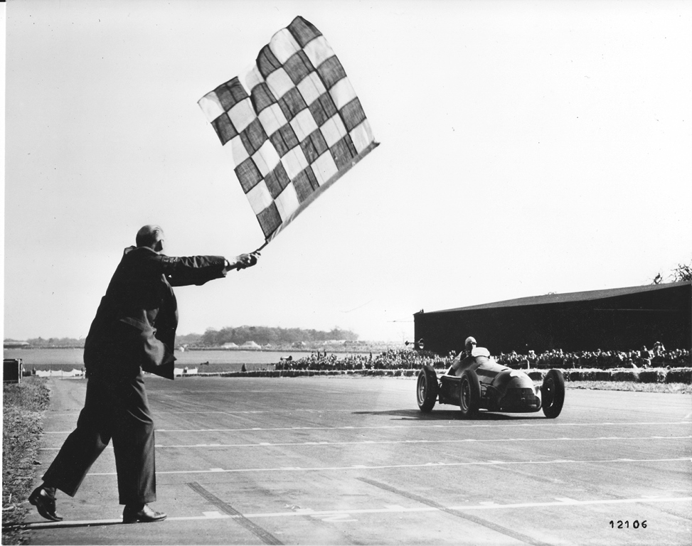 Alfa Romeo remporte son premier grand prix de Formule 1 en 1950