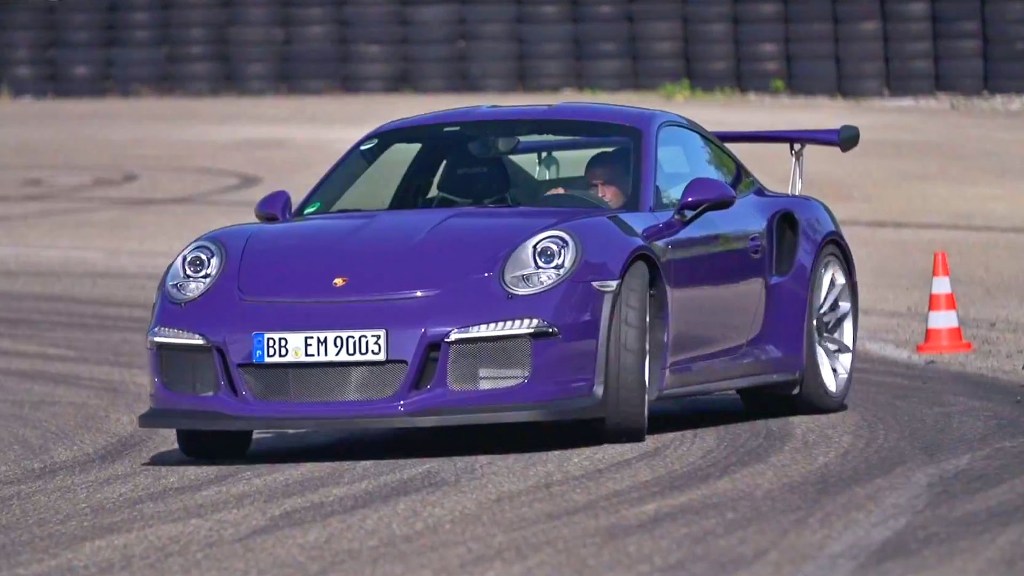 Chris Harris au volant de la Porsche 911 GT3 RS