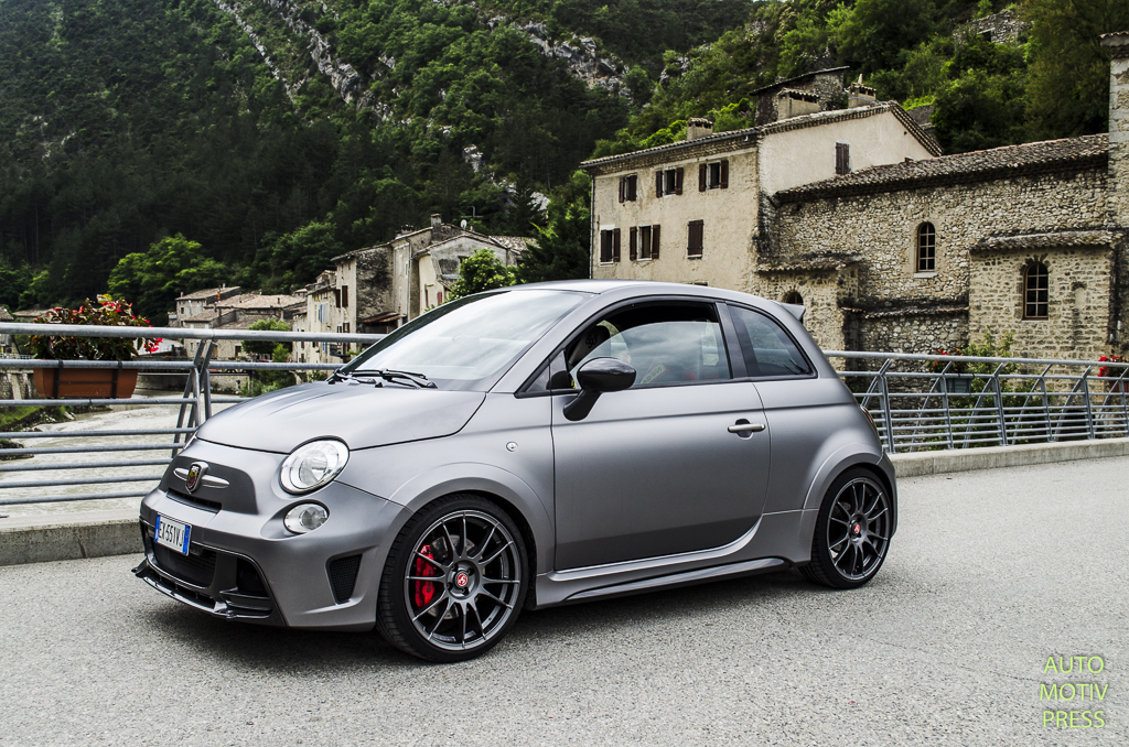 Essai Abarth 695 Biposto, mais pourquoi est elle si