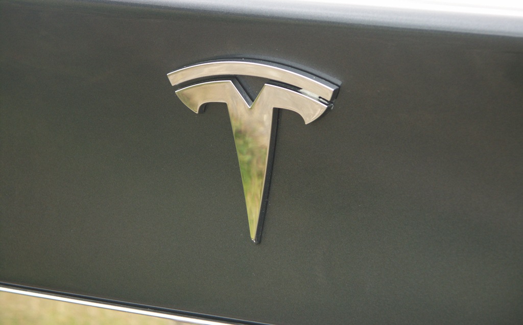 Tesla Model S 85D