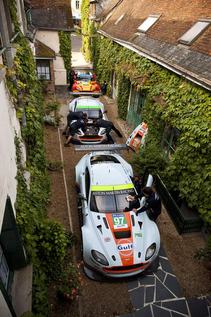 Aston Martin de retour à l'Hôtel de France - 24 Heures du Mans 2015