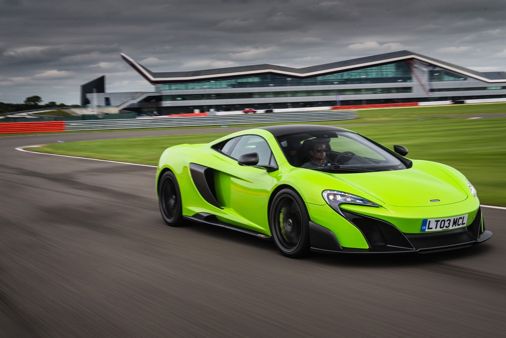 McLaren 675LT - circuit de Castelloli