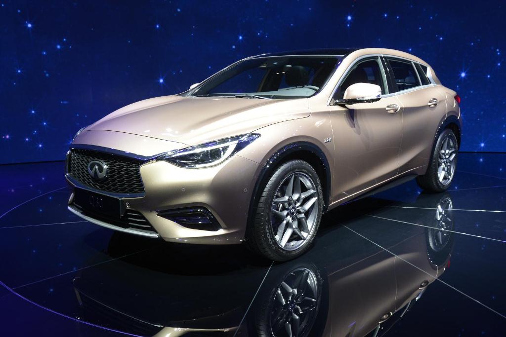 Infiniti Q30