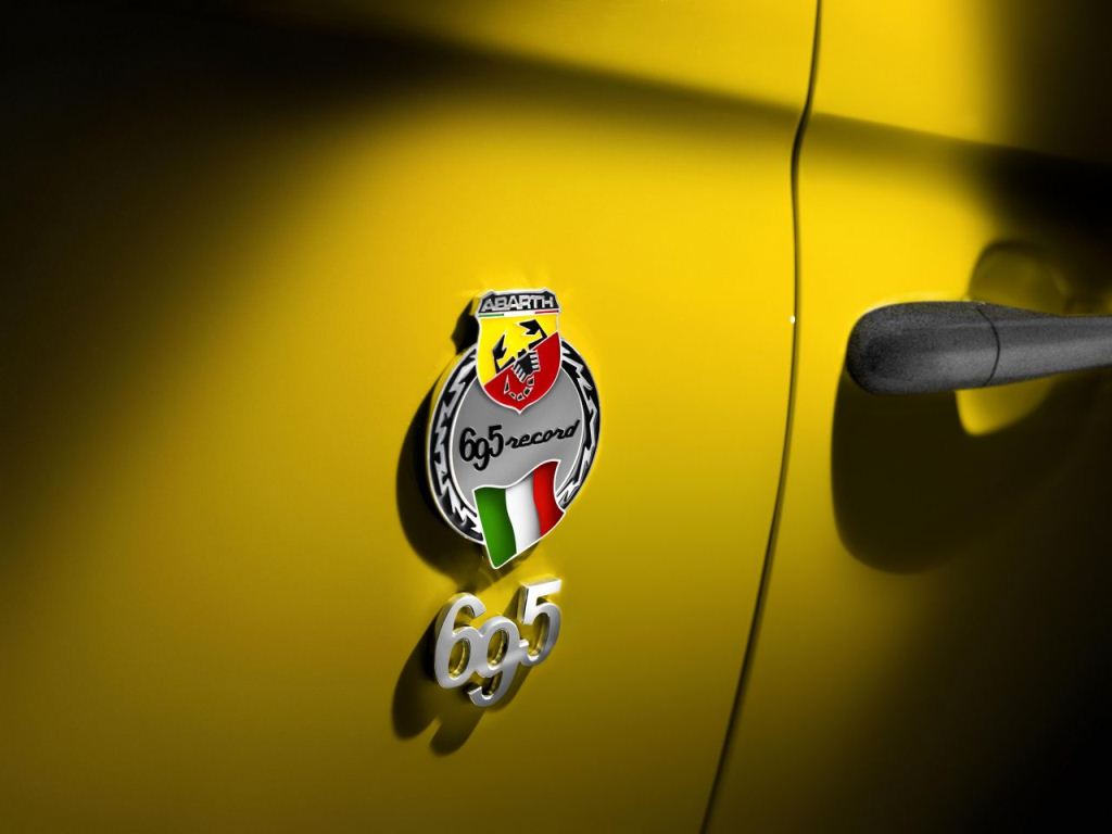 Abarth 695 Biposto Record