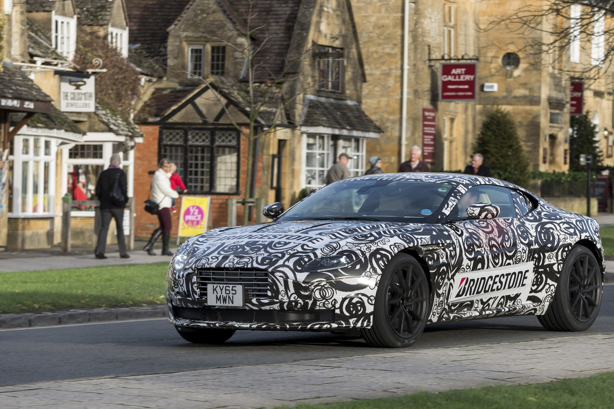 Aston Martin DB11