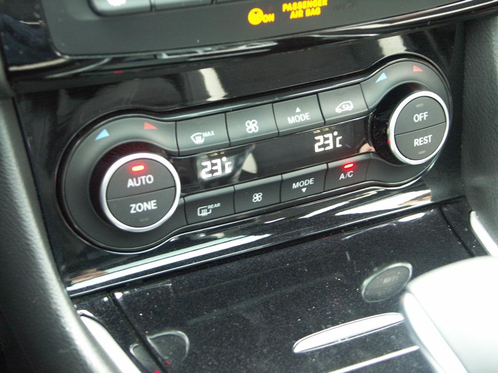 Infiniti Q30 2.0T DCT AWD Sport