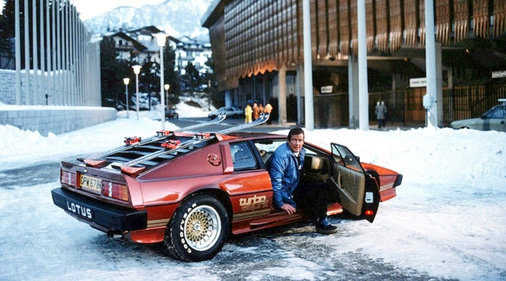 Lotus Esprit Turbo - Roger Moore - Rien que pour vos yeux (James Bond)