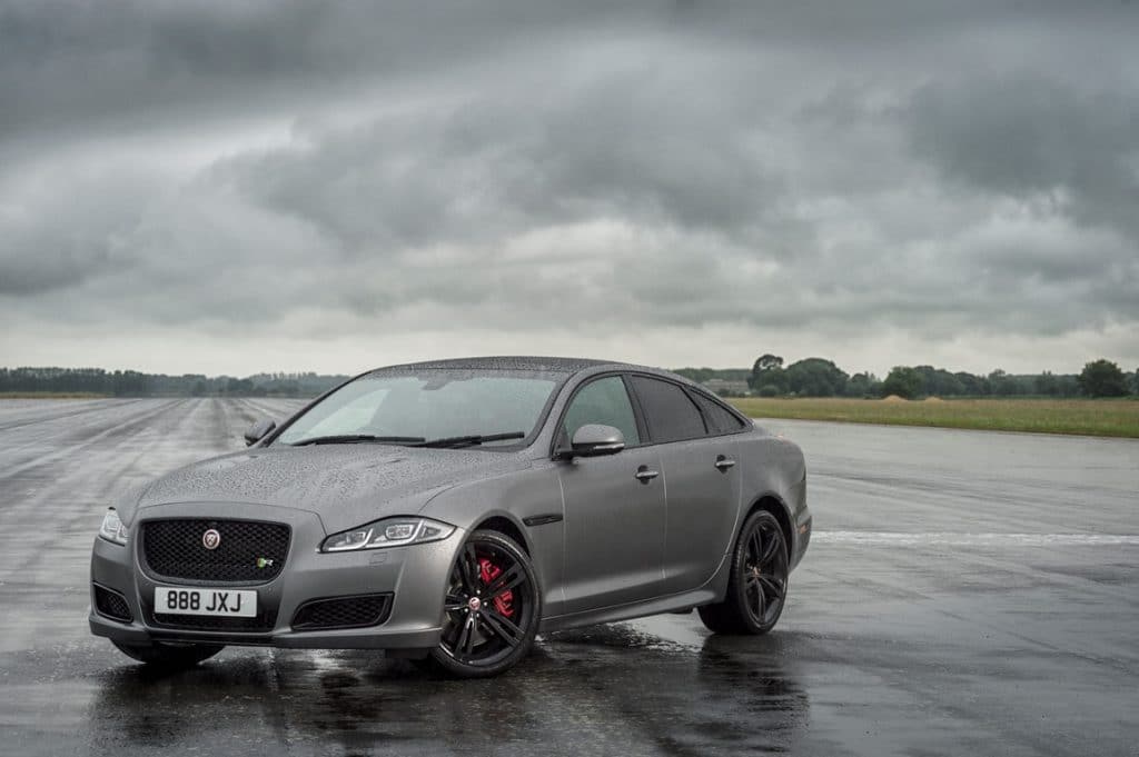 Jaguar XJR 575