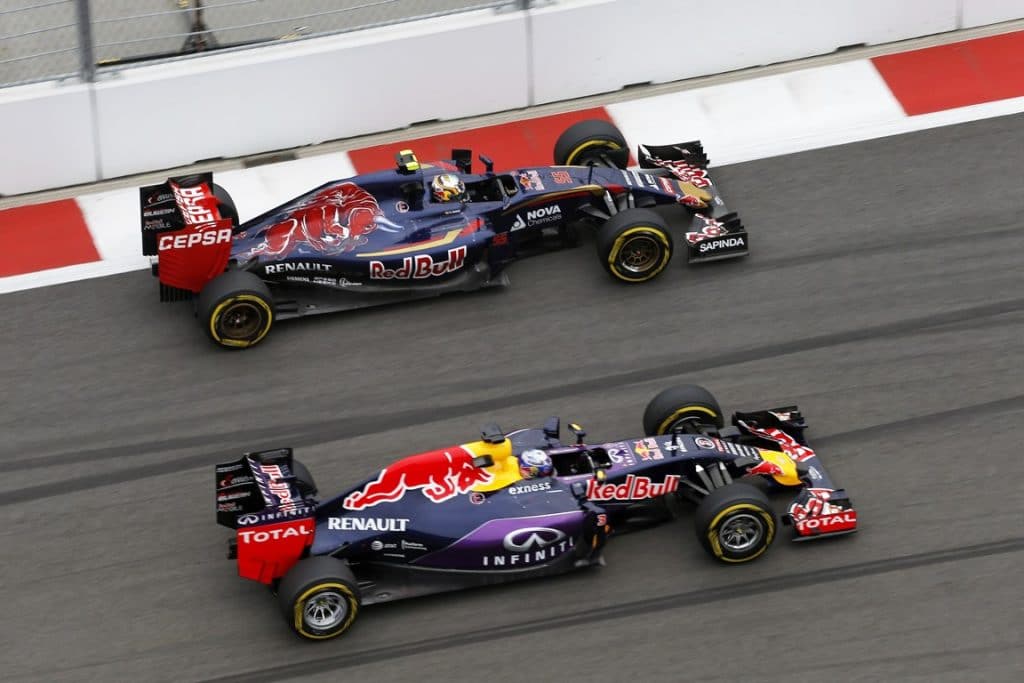 Red Bull Renault F1 RB11 et Toro Rosso Renault F1 STR10 2015