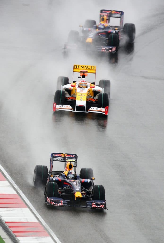 Red Bull Renault F1 RB5 et Renault F1 R29 2009 - Sebastian Vettel, Fernando Alonso, Mark Webber