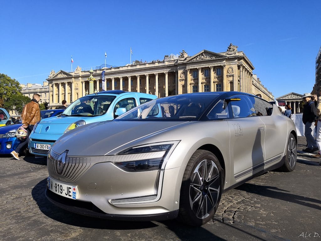 Mondial de l'Auto 2018 - Parade des 120 ans - Alex D.