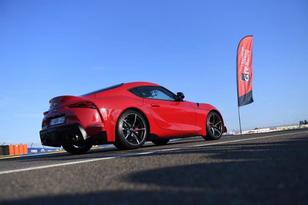 Tour du circuit des 24 Heures du Mans en Toyota GR Supra