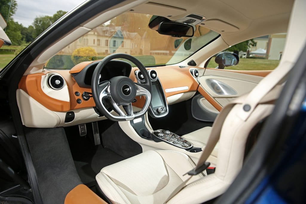 McLaren GT, interieur.