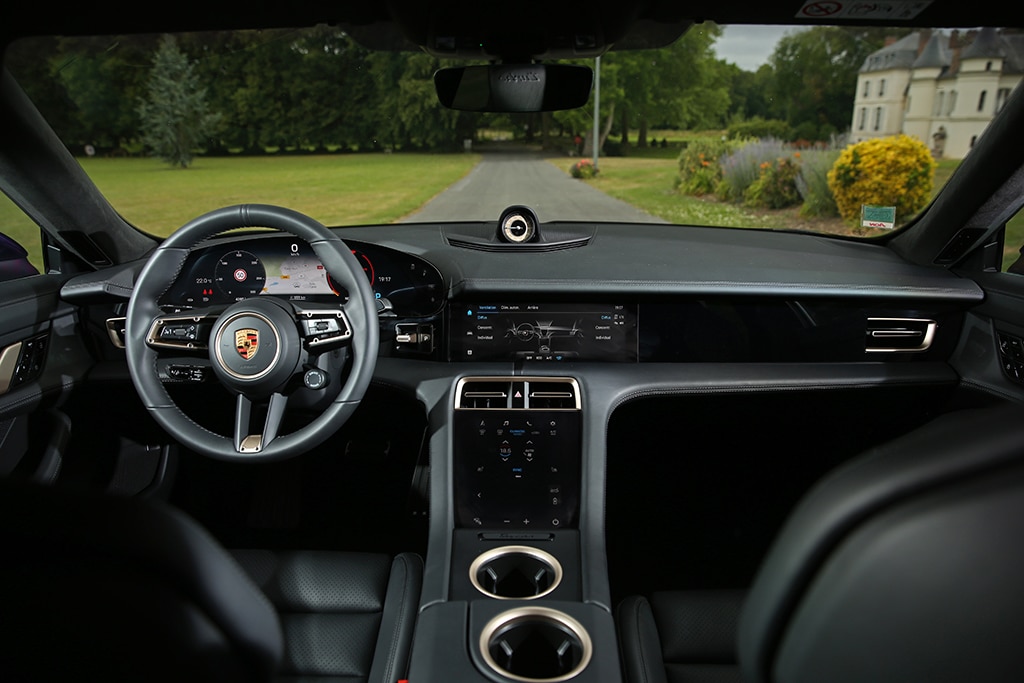 Porsche Taycan Turbo intérieur