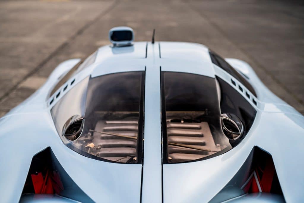 Isdera Commendatore 112i