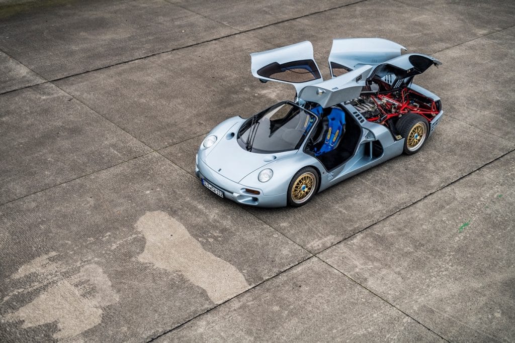 Isdera Commendatore 112i