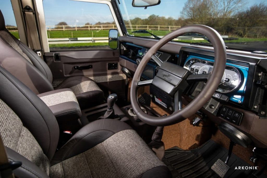 Land Rover  Defender 110 (1984) “UJO”