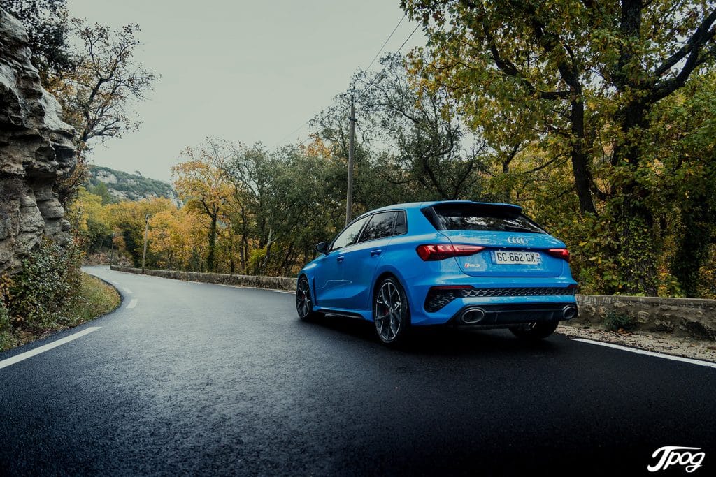 Audi RS3 Sportback bleu turbo, copyright Jpog