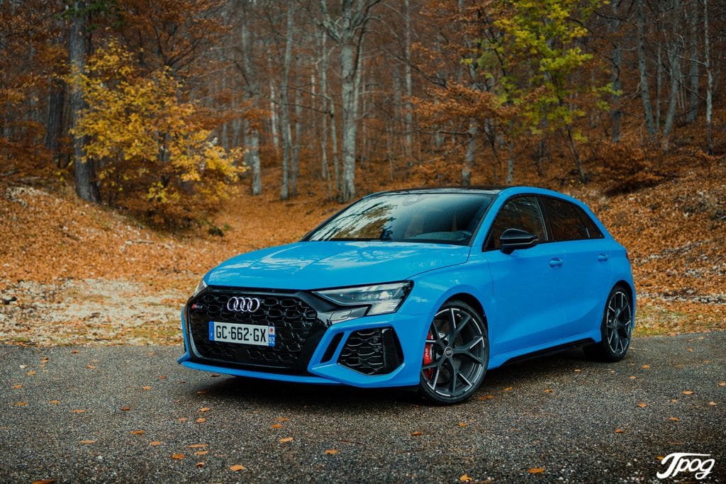 Audi RS3 Sportback bleu turbo, copyright Jpog