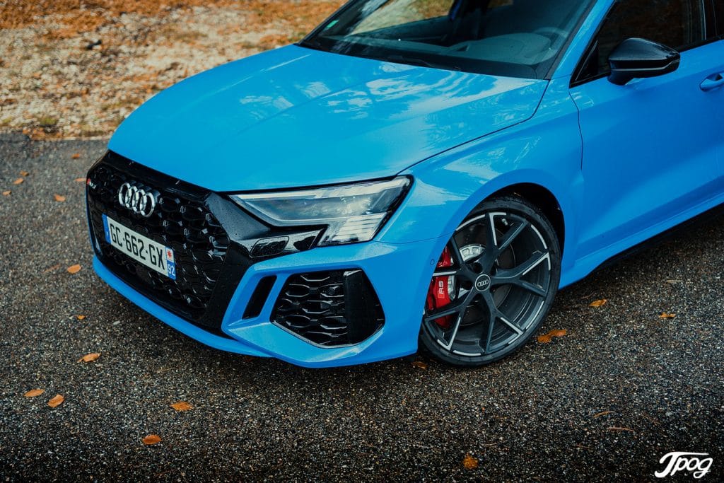 Audi RS3 Sportback bleu turbo, copyright Jpog