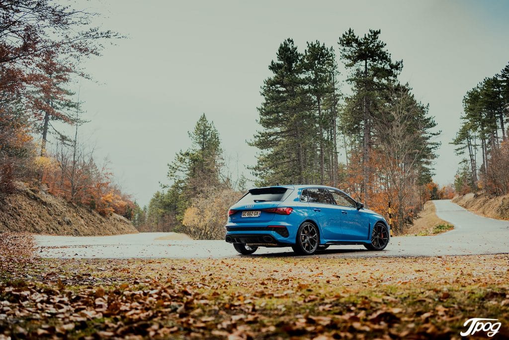 Audi RS3 Sportback bleu turbo, copyright Jpog