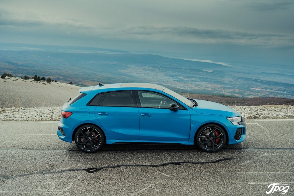 Audi RS3 Sportback bleu turbo, copyright Jpog