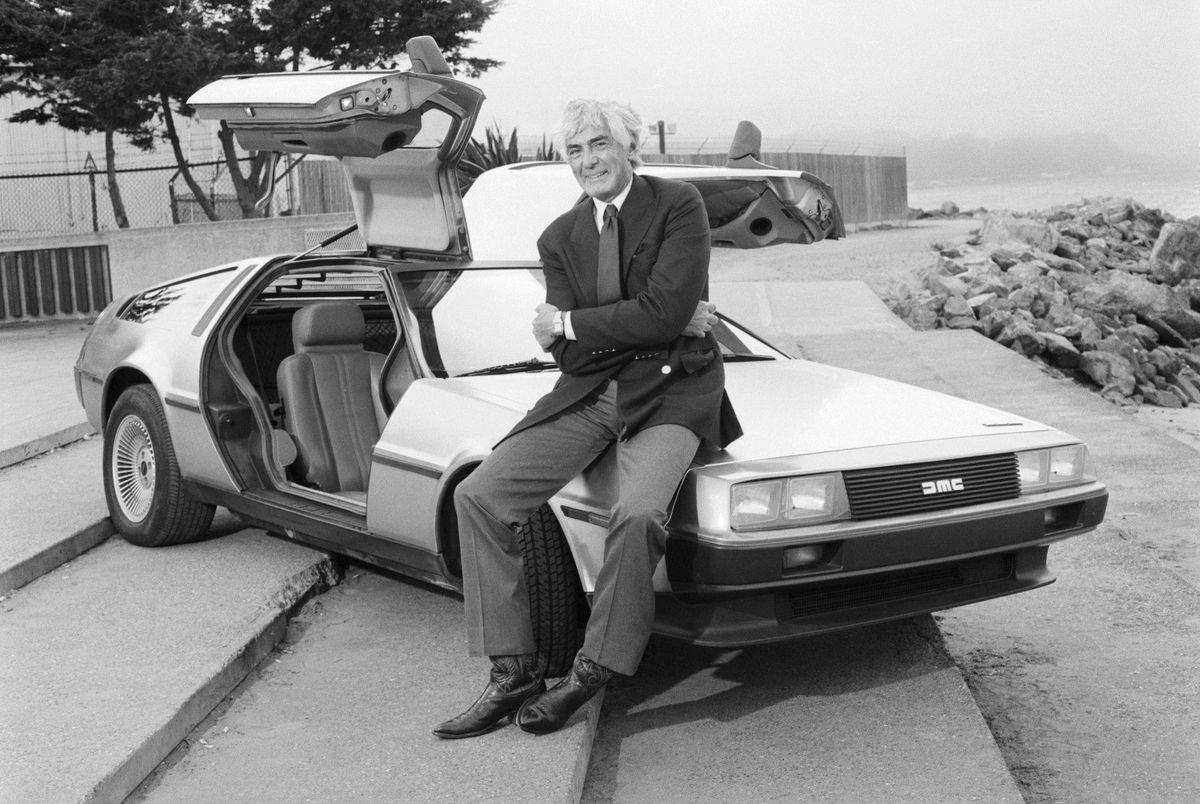 DeLorean DMC-12