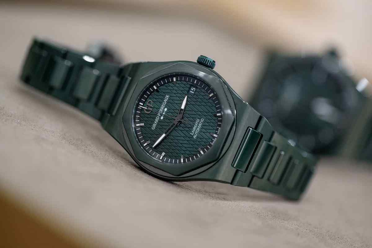 Girard-Perregaux Laureato Green Ceramic Aston Martin Edition