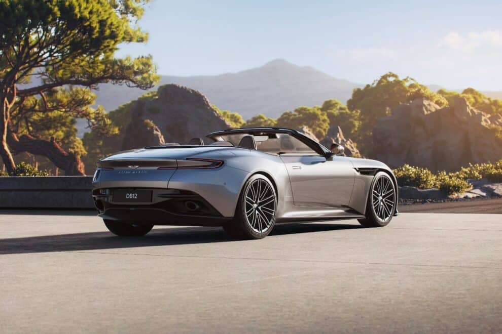 Aston Martin DB12 Volante