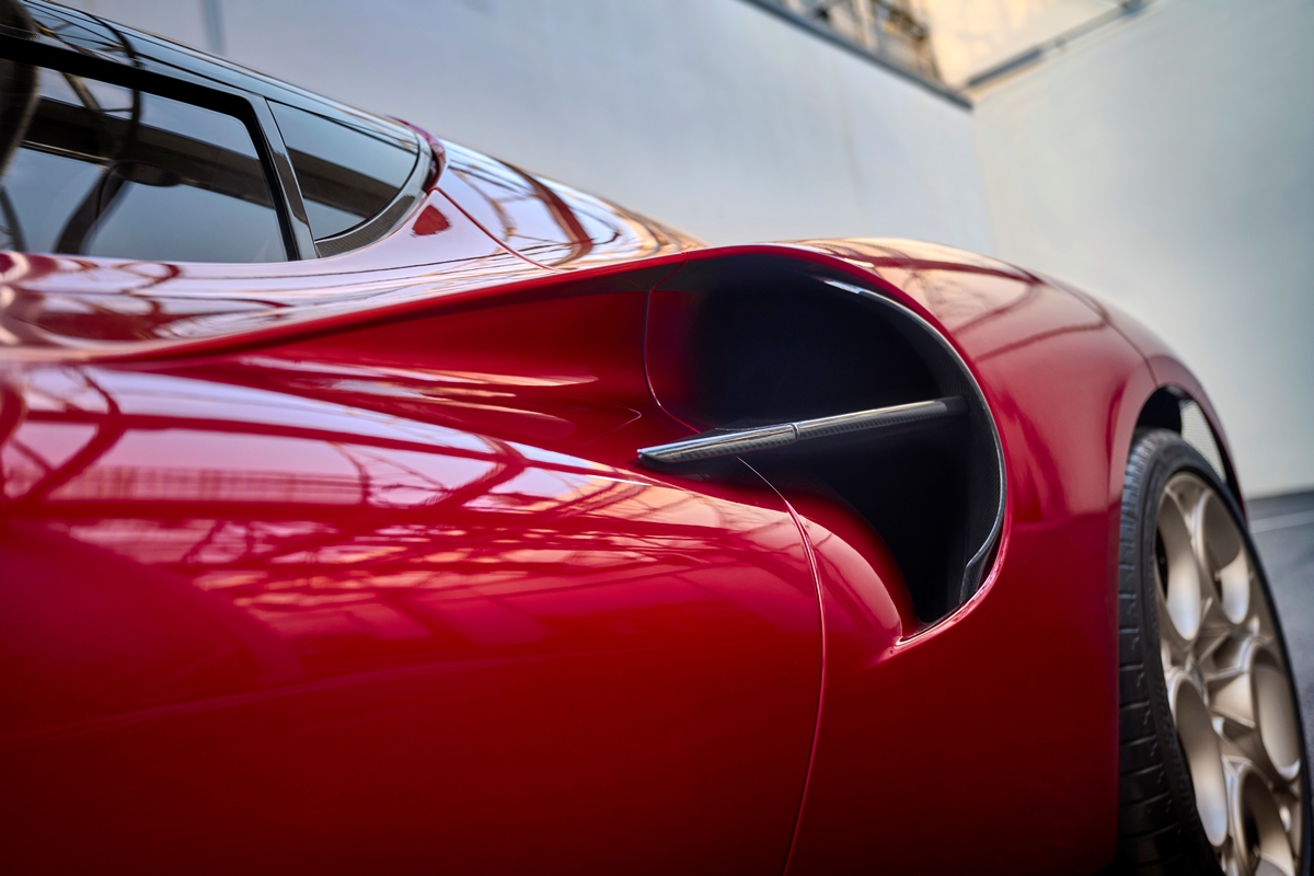 Alfa Romeo 33 Stradale 2023