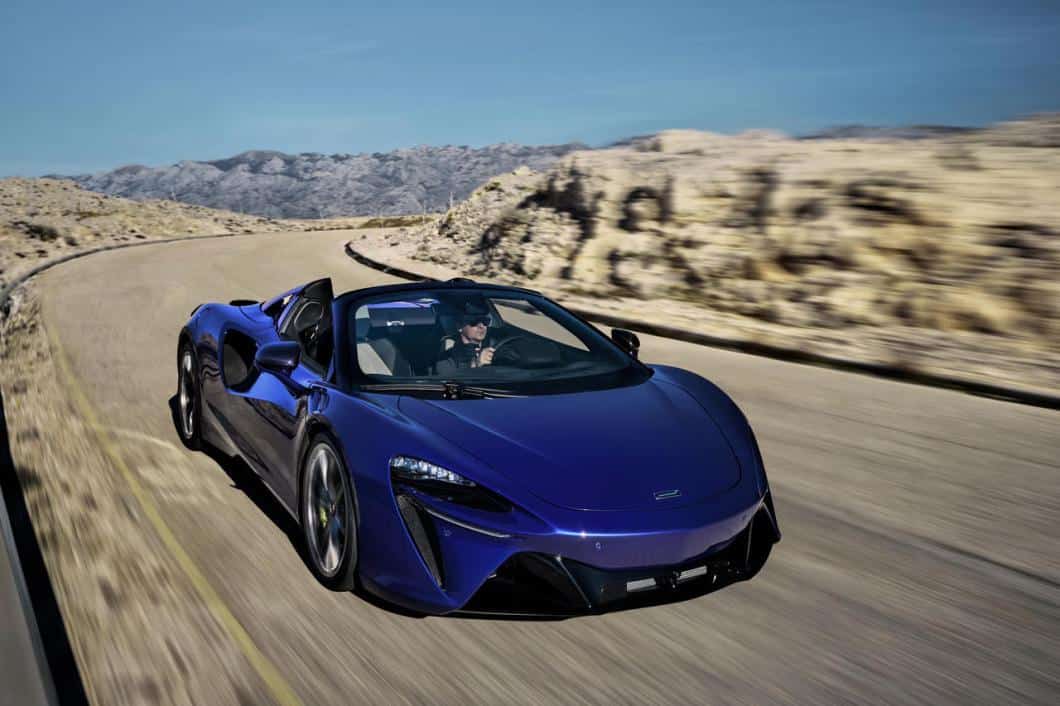 McLaren Artura Spider