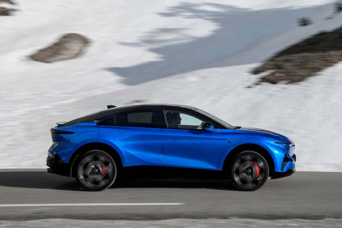 Alpine A390