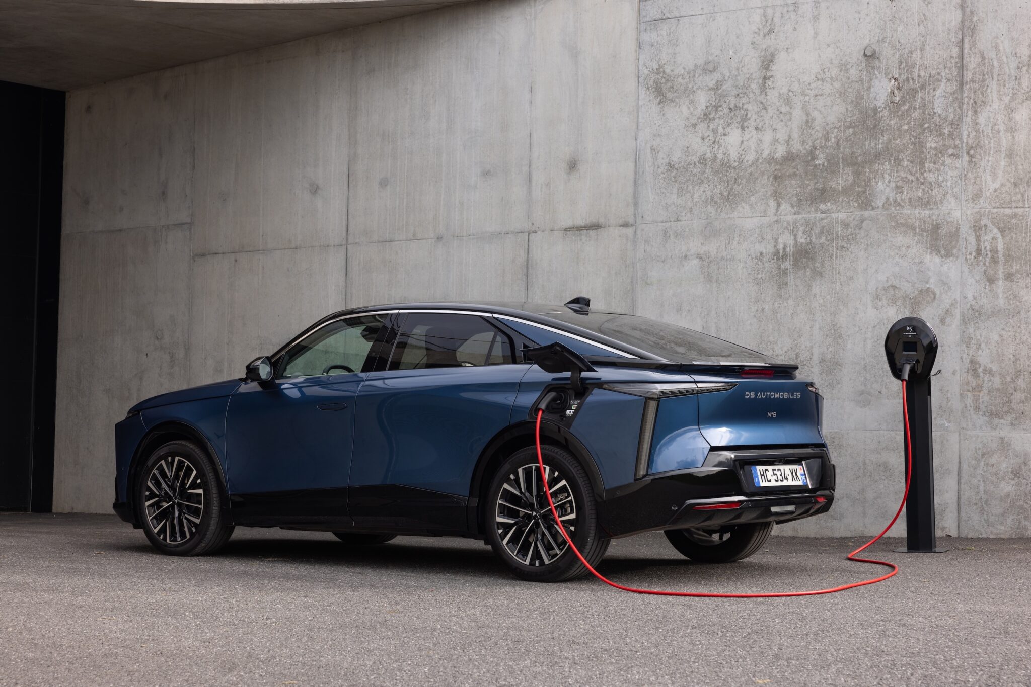 DS Numéro 8 à la charge