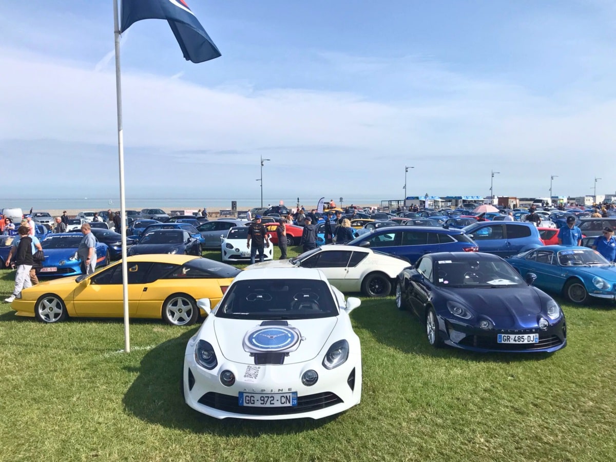 Alpine A110 au rassemblement pour le 70e anniversaire de la marque Alpine à Dieppe du 30 mai au 1er juin 2025