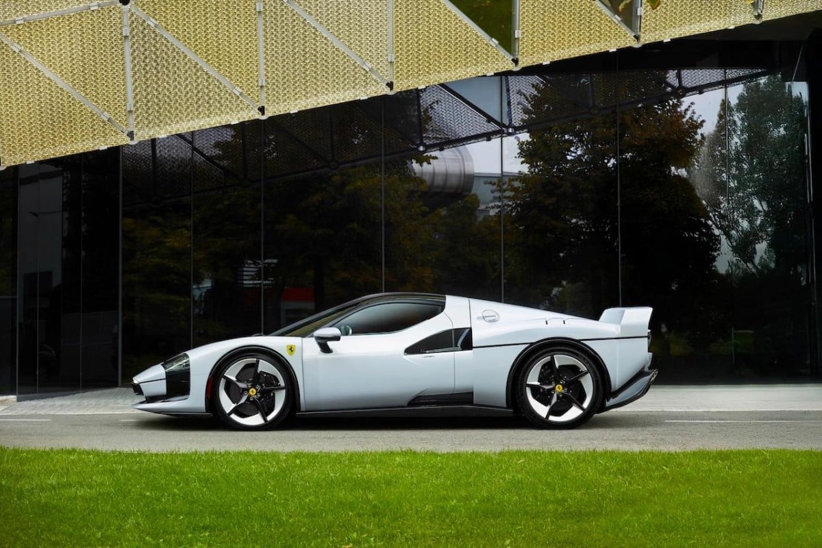 Ferrari SC40