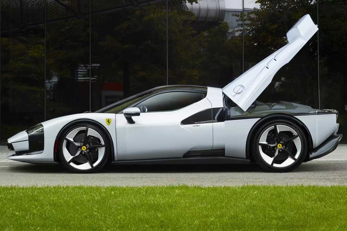 Ferrari SC40