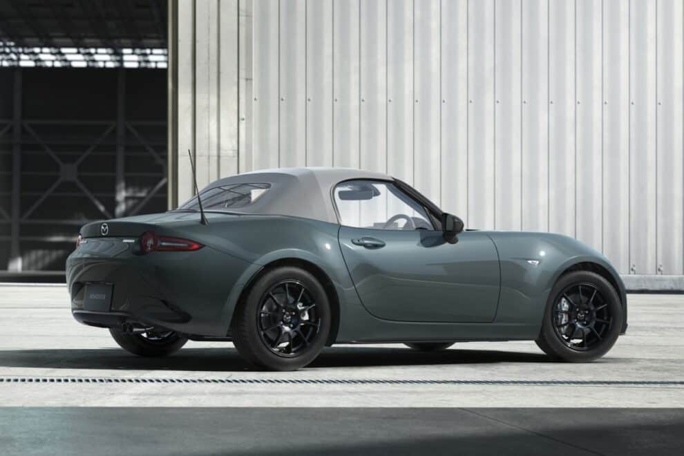 Mazda MX-5 Zinc Green Metallic