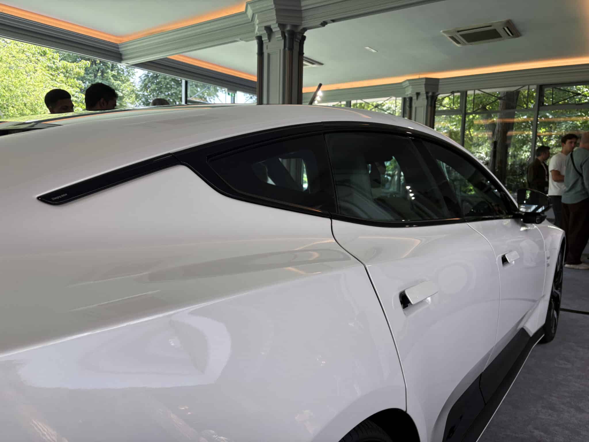 Vitrage de la Polestar 5