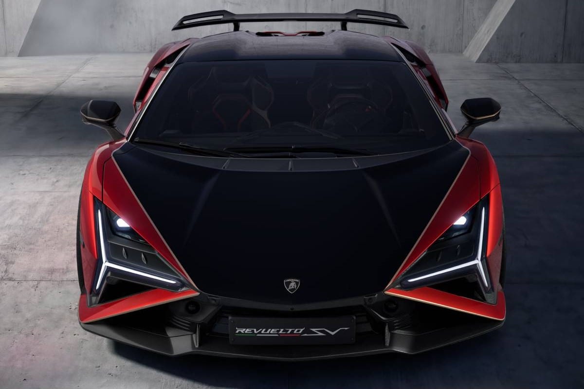 Lamborghini Revuelto SV