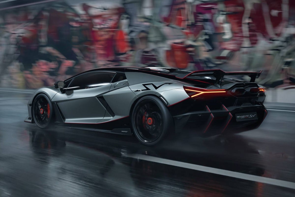 Lamborghini Revuelto SV