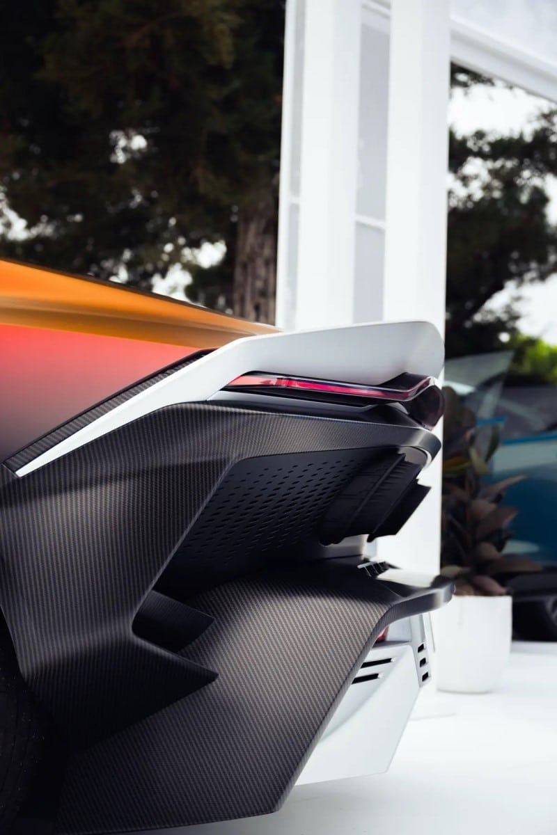 Aston Martin Valen