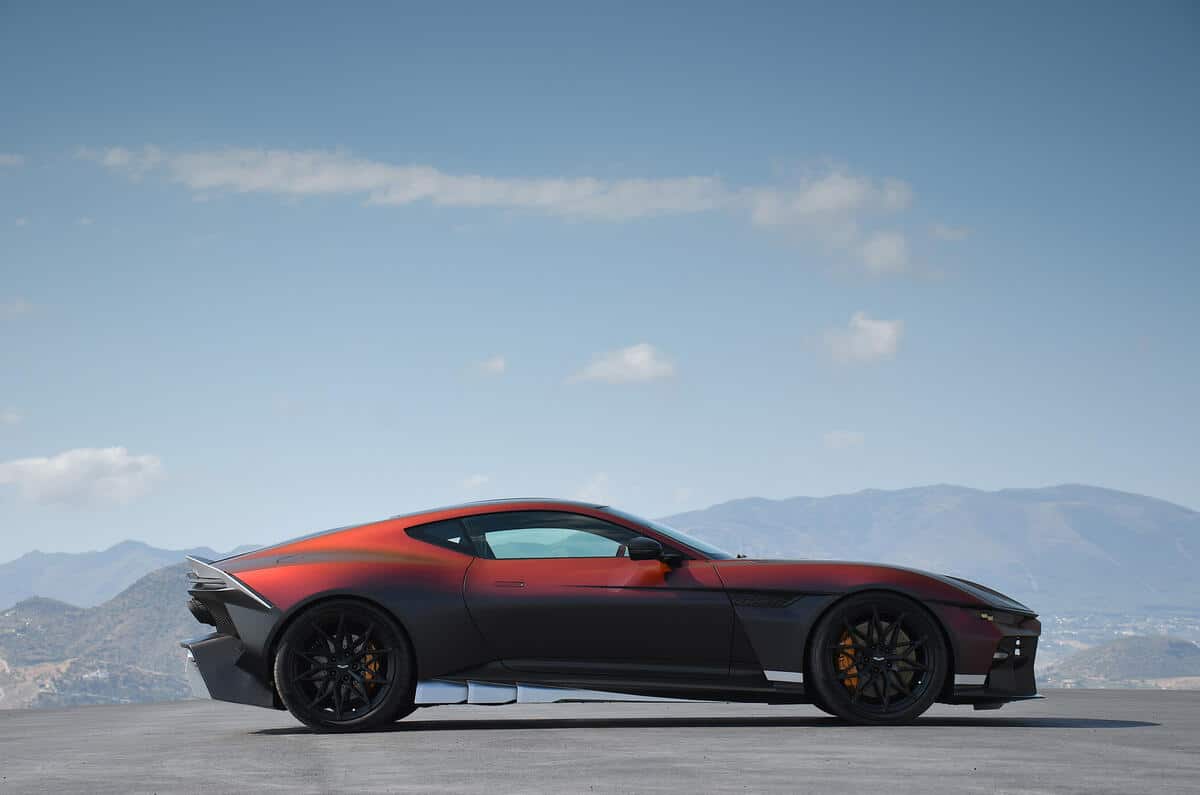Aston Martin Valen